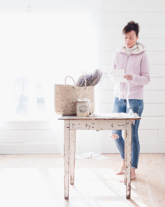 How to Take Pictures of Yourself for Your Blog or Social Media